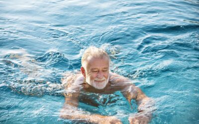 Basen całoroczny w Twoim ogrodzie – dlaczego warto zainwestować w zadaszenie basenowe?